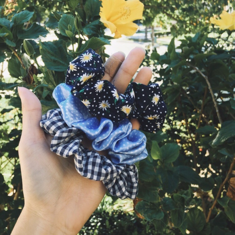 navy blue floral gingham hair scrunchie set